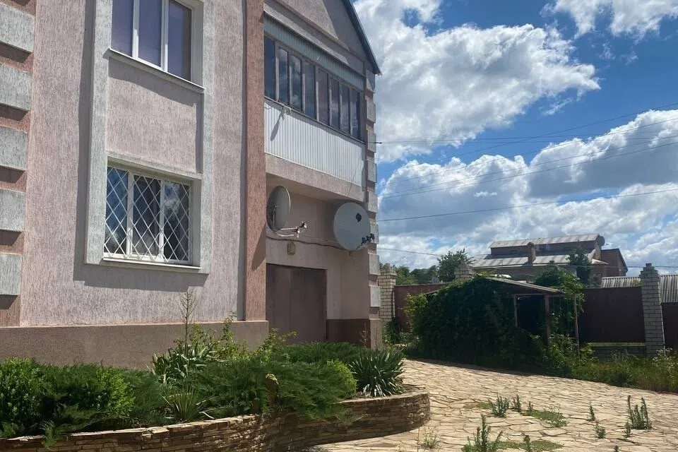 Продаётся 2-этажный дом, 300 м²