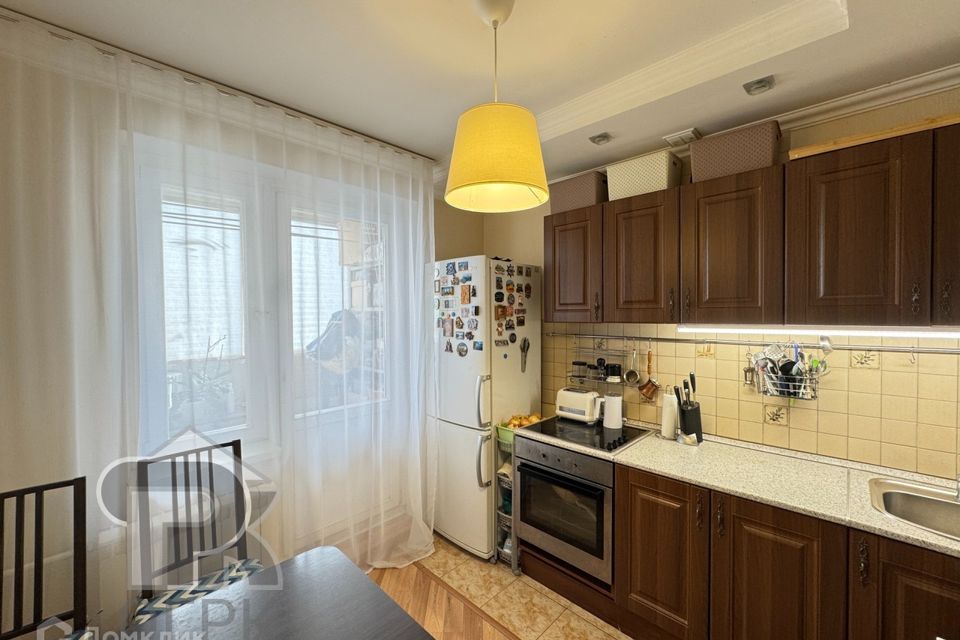 Продаётся 1-комнатная квартира, 42 м²