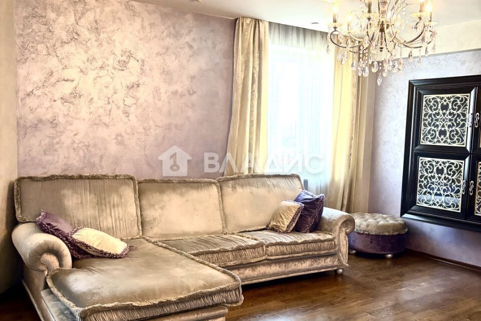 Продаётся 3-комнатная квартира, 147 м²
