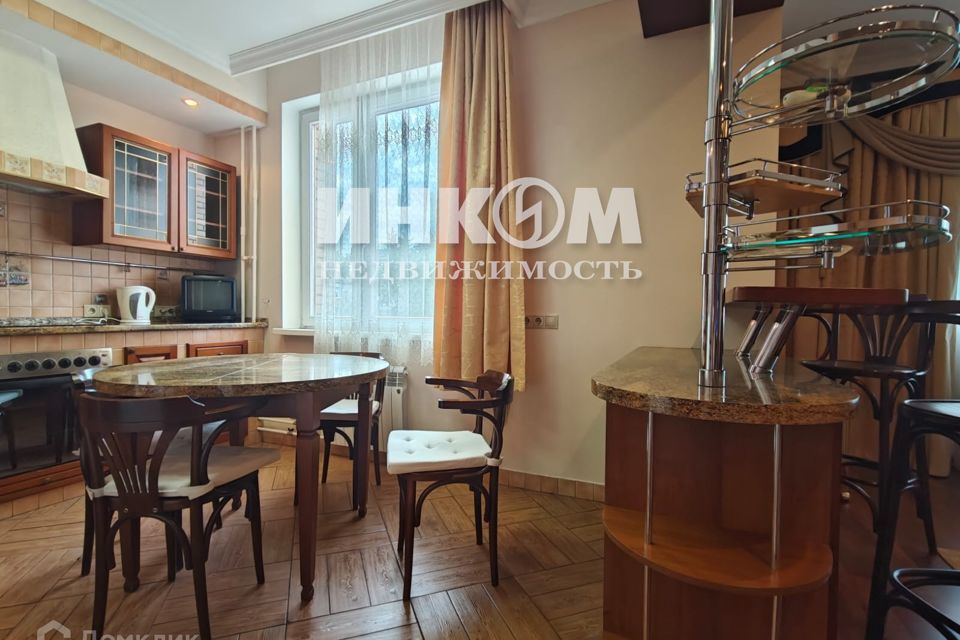 Сдаётся 3-комнатная квартира, 105 м²