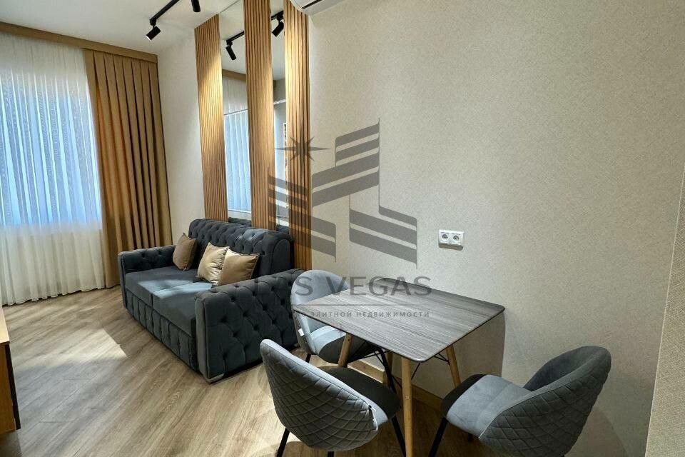 Сдаётся 2-комнатная квартира, 65 м²