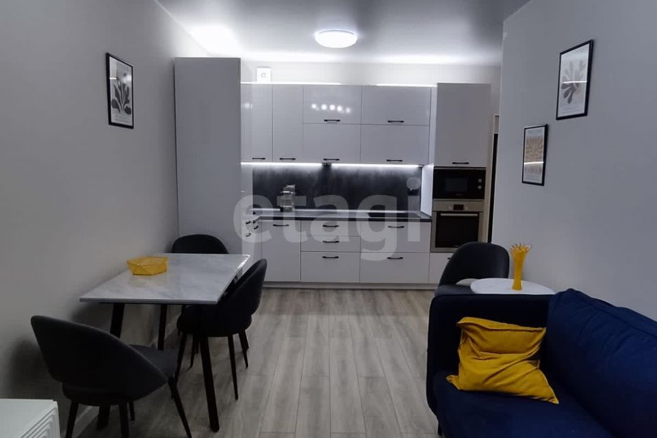 Продаётся 1-комнатная квартира, 41.74 м²