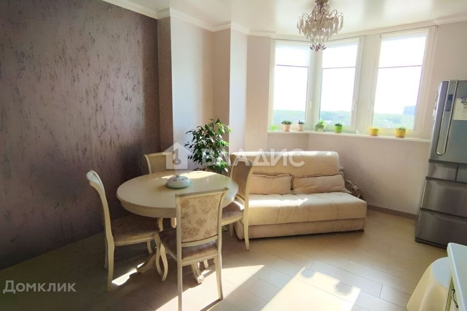 Продаётся 1-комнатная квартира, 53 м²