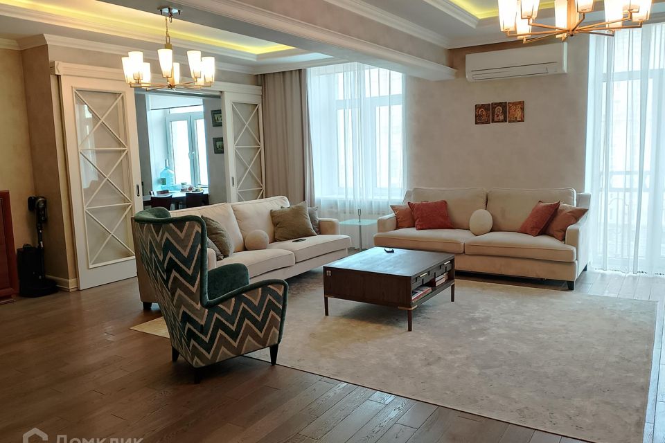 Продаётся 5-комнатная квартира, 150 м²