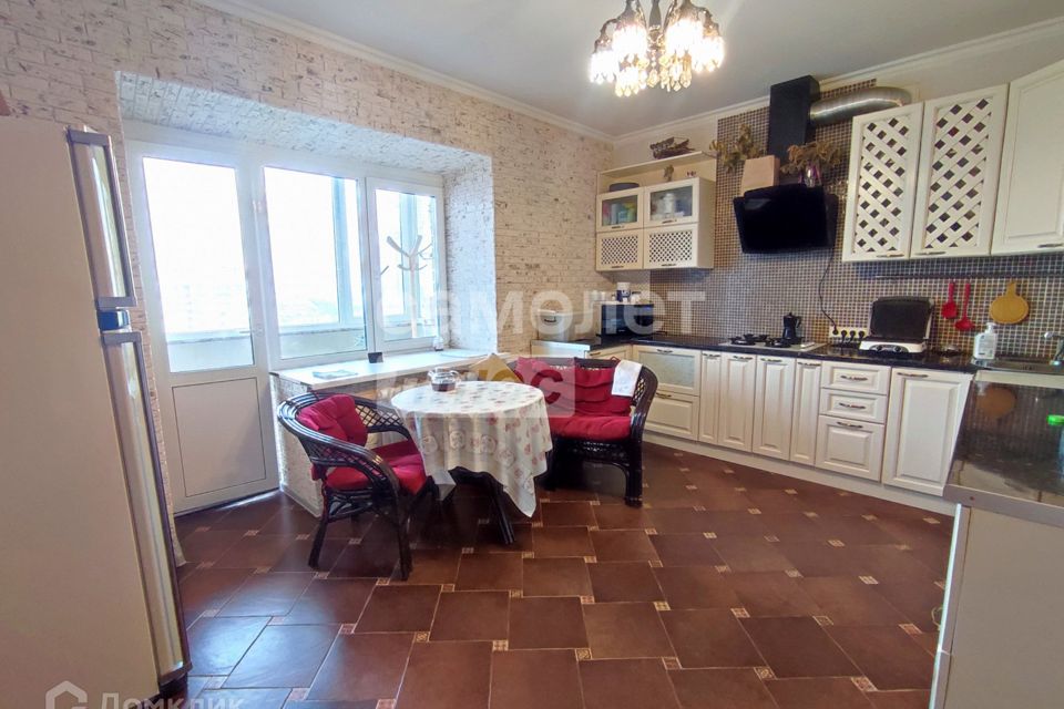 Продаётся 3-комнатная квартира, 101.5 м²