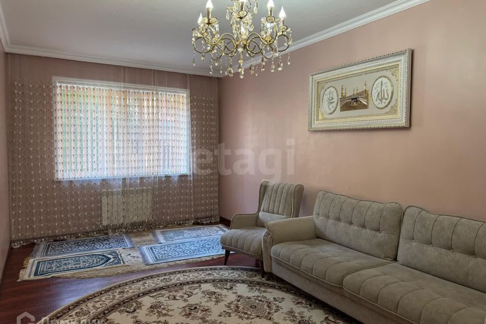 Продаётся 3-комнатная квартира, 106 м²