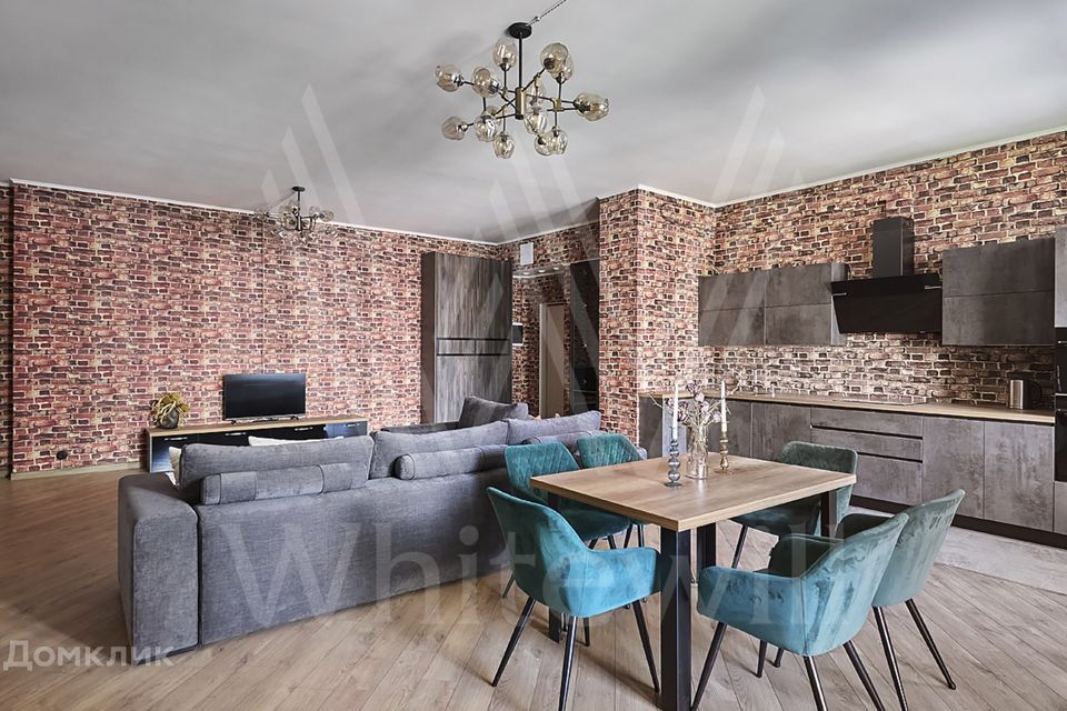 Продаётся 2-комнатная квартира, 101.5 м²