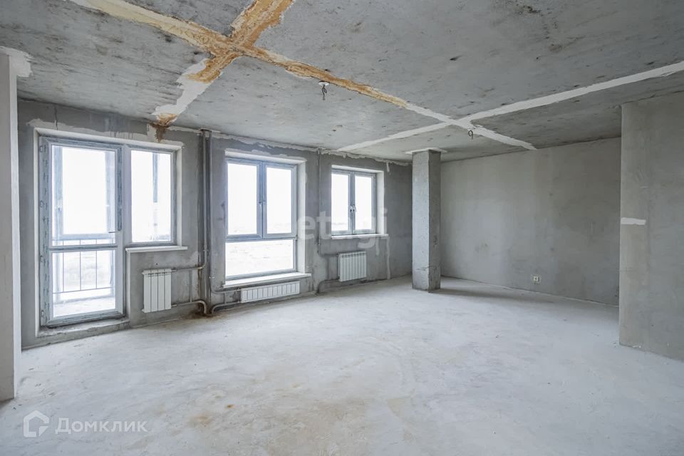 Продаётся 4-комнатная квартира, 156.2 м²