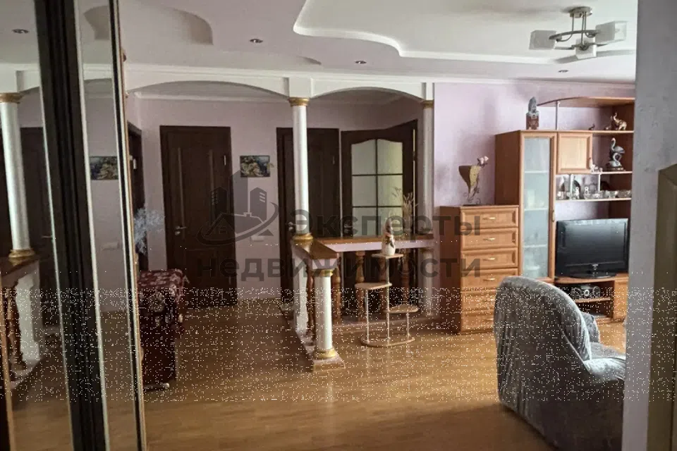 Продаётся 4-комнатная квартира, 76.4 м²