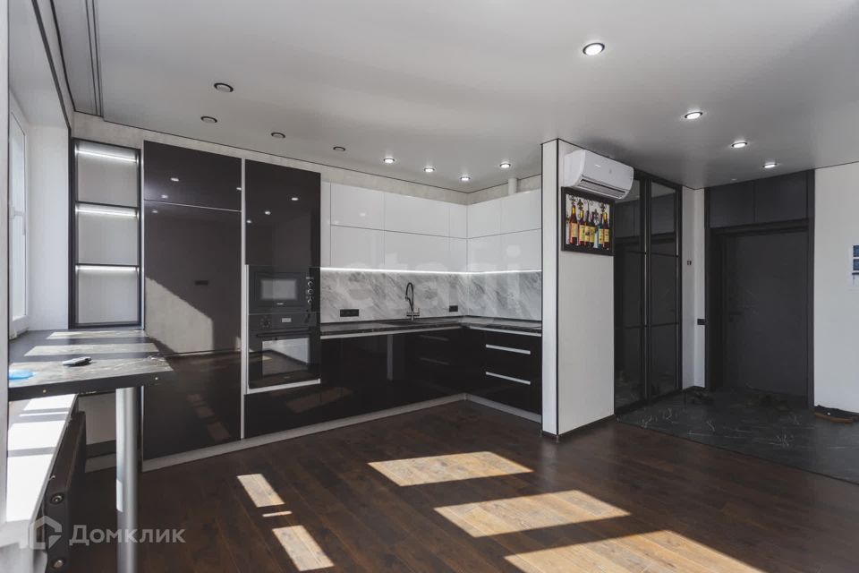 Продаётся 3-комнатная квартира, 65.3 м²