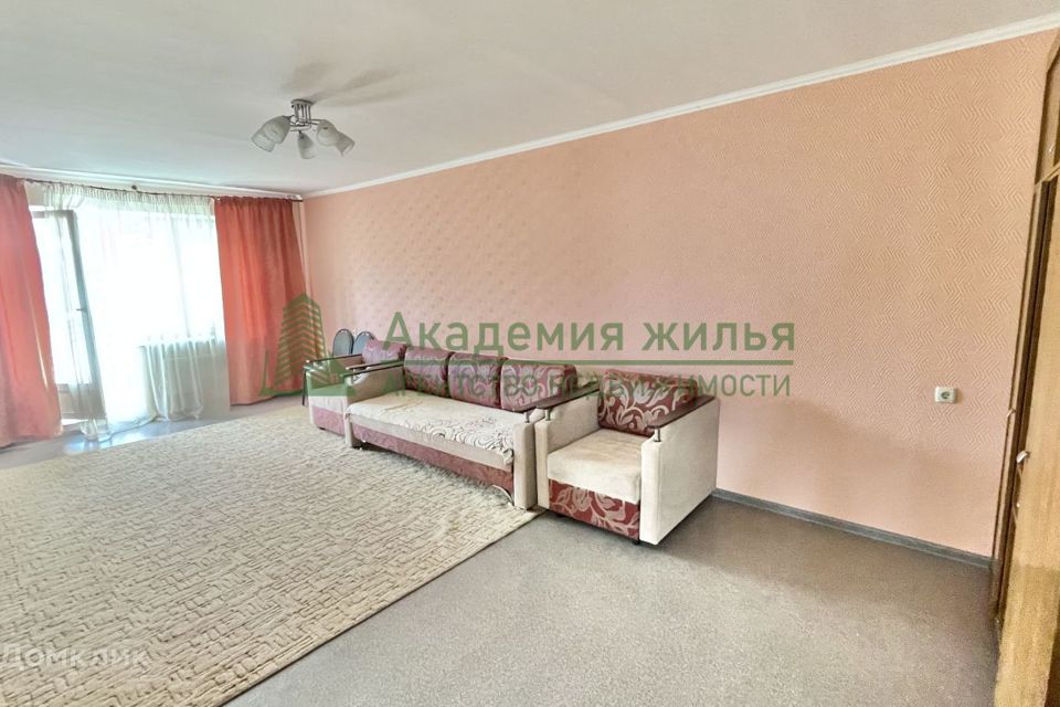 Продаётся 3-комнатная квартира, 77.7 м²