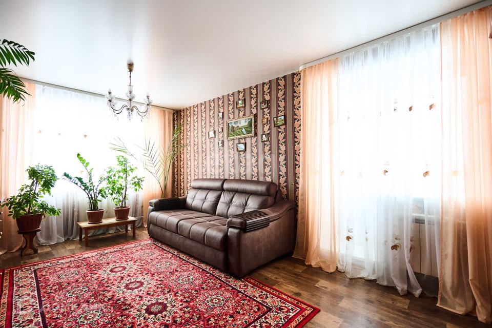 Продаётся 4-комнатная квартира, 70.4 м²