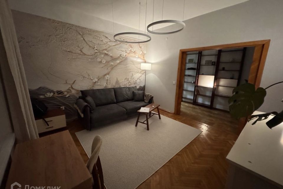 Сдаётся 2-комнатная квартира, 65 м²
