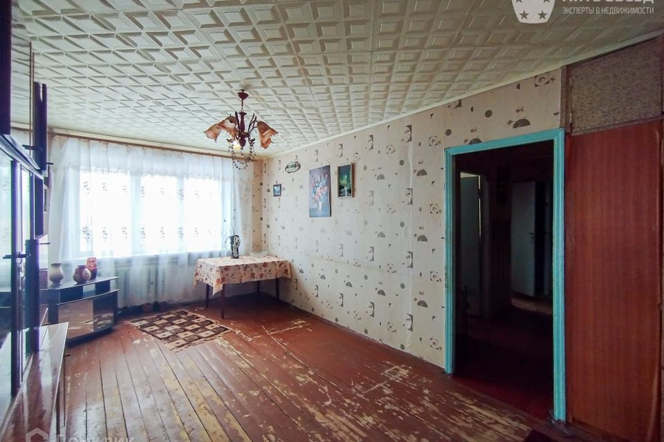 Продаётся 4-комнатная квартира, 61.8 м²