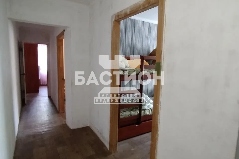 Продаётся 4-комнатная квартира, 61 м²