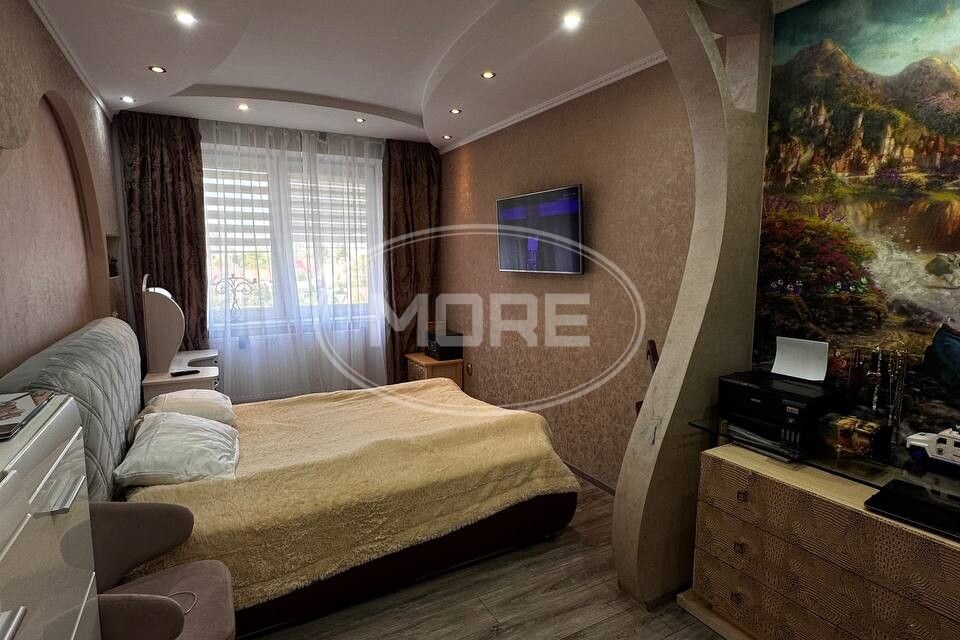 Продаётся 2-комнатная квартира, 74.4 м²