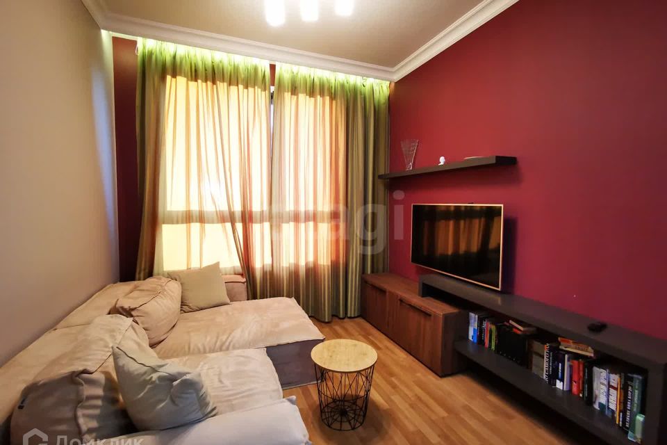 Продаётся 1-комнатная квартира, 46.3 м²