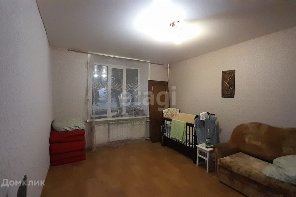 Продаётся комната в 2-комн. квартире, 58.2 м²