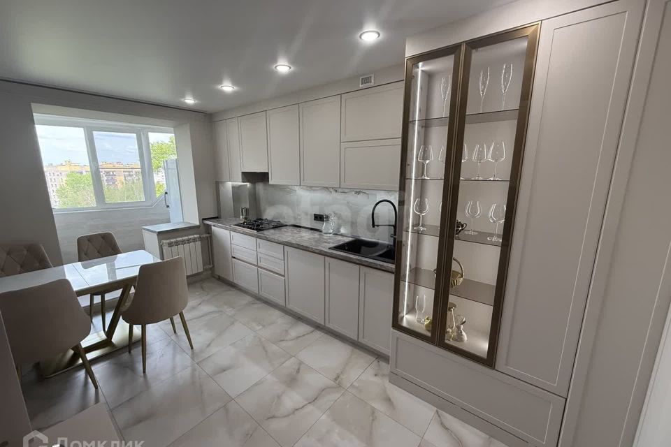 Продаётся 3-комнатная квартира, 112.7 м²