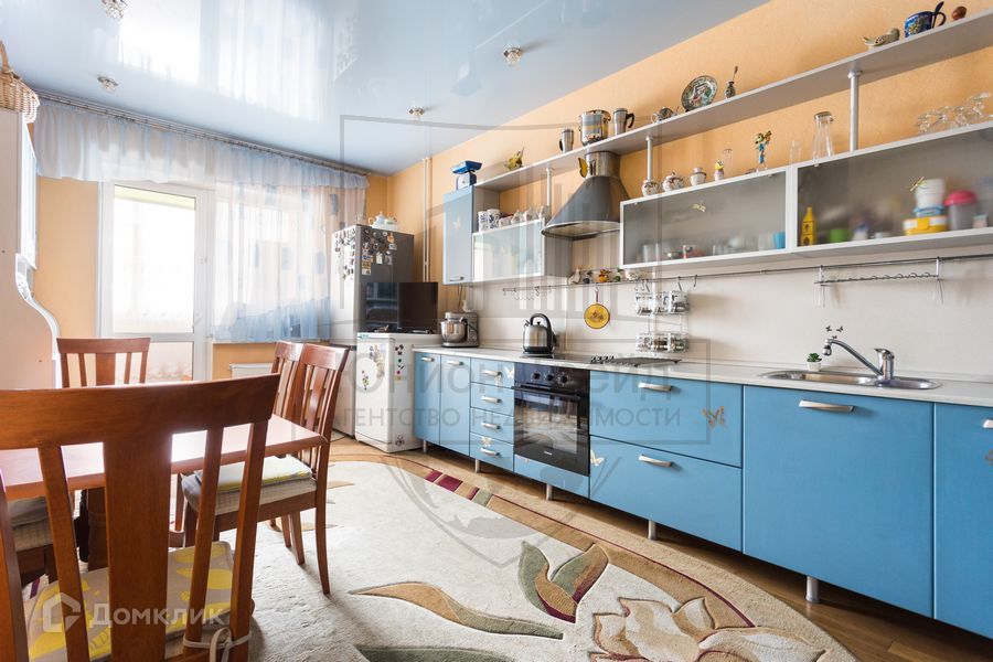 Продаётся 3-комнатная квартира, 132.3 м²