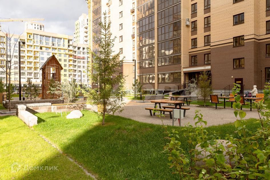 Продаётся 1-комнатная квартира, 53 м²
