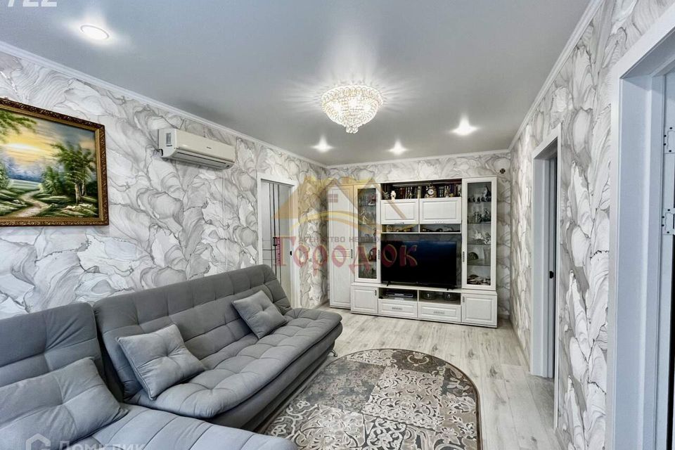 Продаётся 4-комнатная квартира, 60 м²