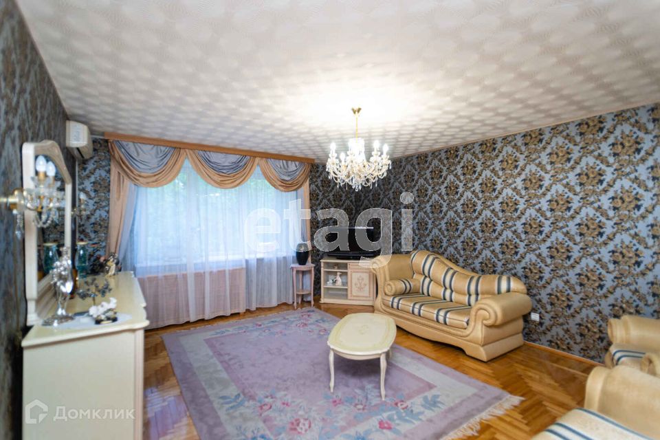 Сдаётся 3-комнатная квартира, 120 м²