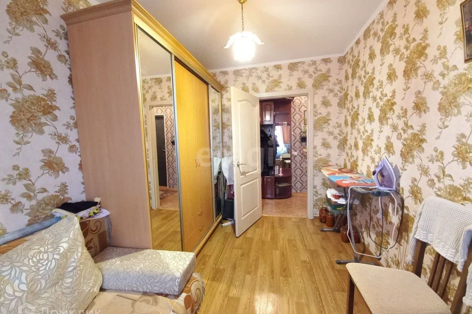 Продаётся 4-комнатная квартира, 65 м²