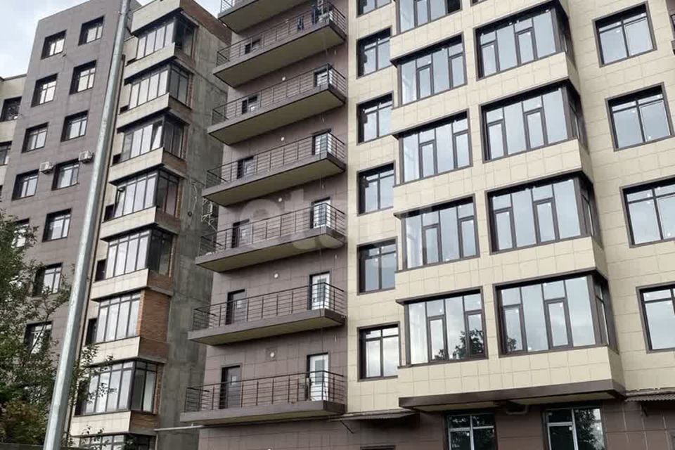 Продаётся 4-комнатная квартира, 136 м²