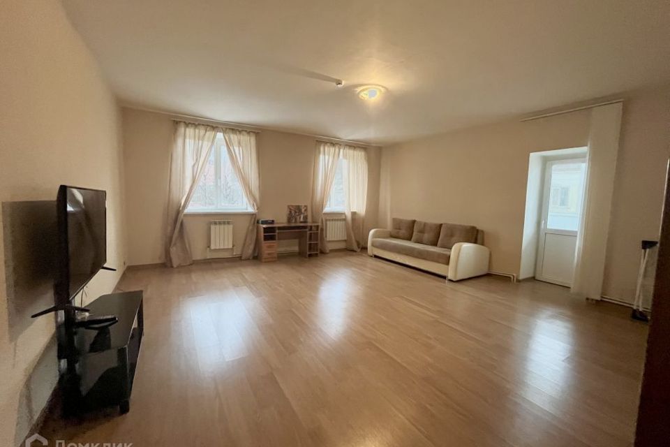 Сдаётся 2-комнатная квартира, 84 м²