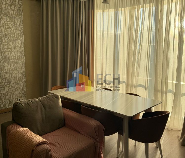 Продаётся 3-комнатная квартира, 130 м²
