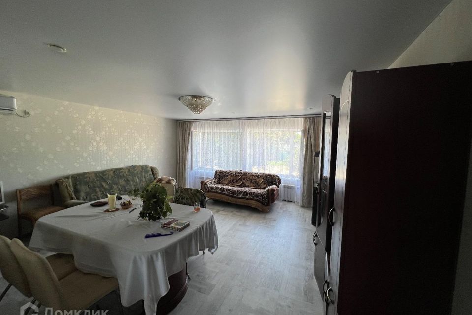 Продаётся 5-комнатная квартира, 185 м²