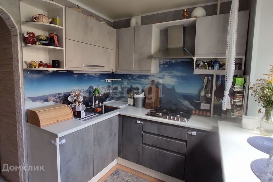 Продаётся 4-комнатная квартира, 63 м²
