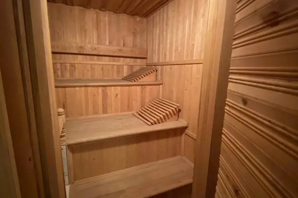 Продаётся 4-этажный дом, 640 м²