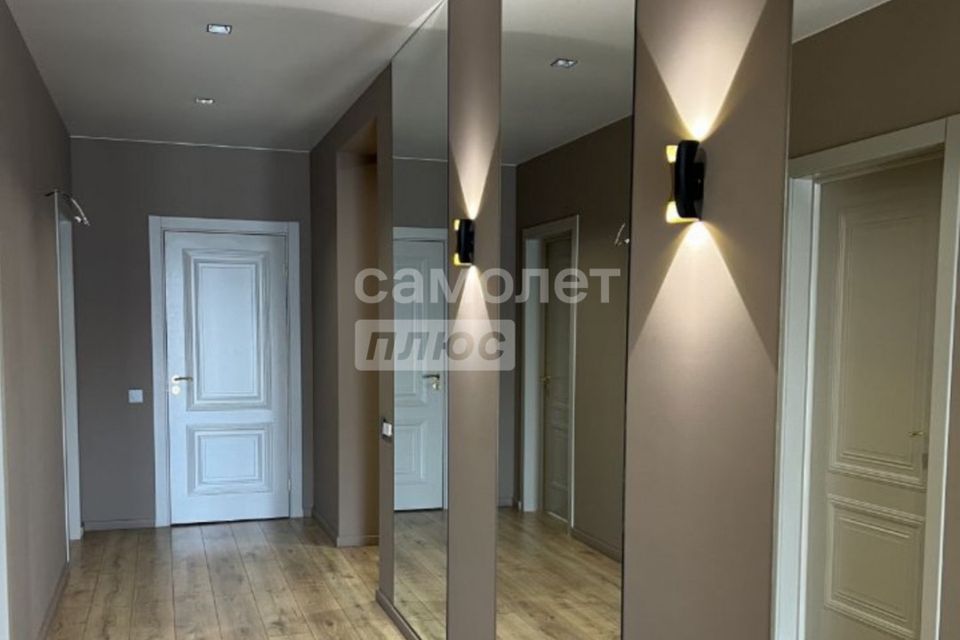 Продаётся 4-комнатная квартира, 126.4 м²