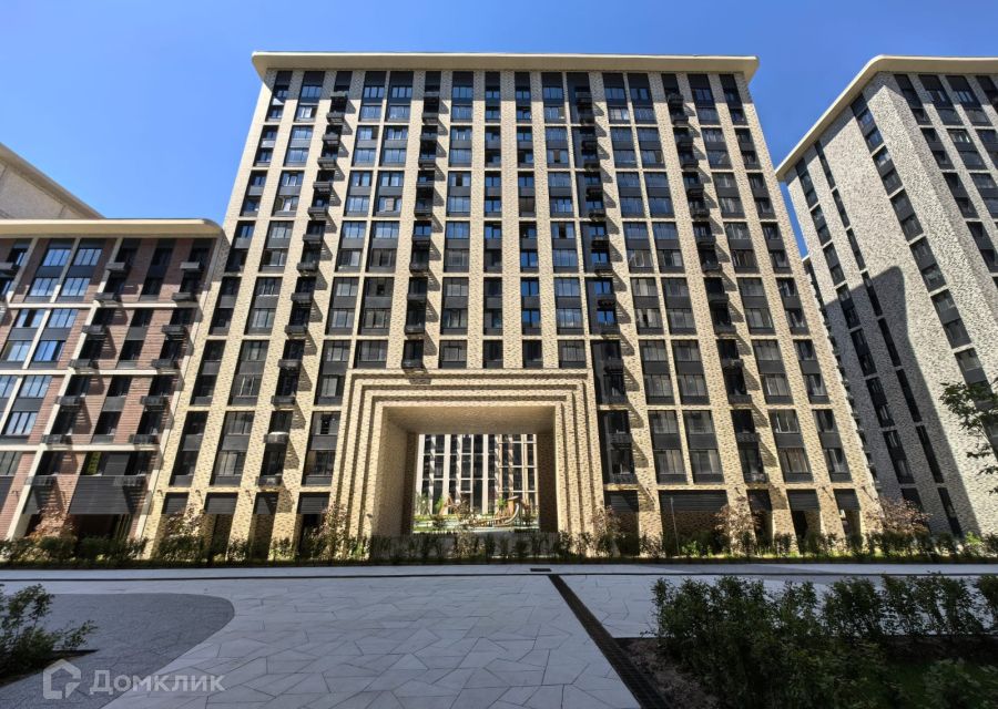 Продаётся 4-комнатная квартира, 101 м²