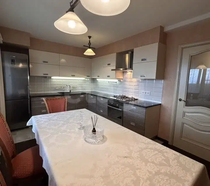 Продаётся 3-комнатная квартира, 94.6 м²