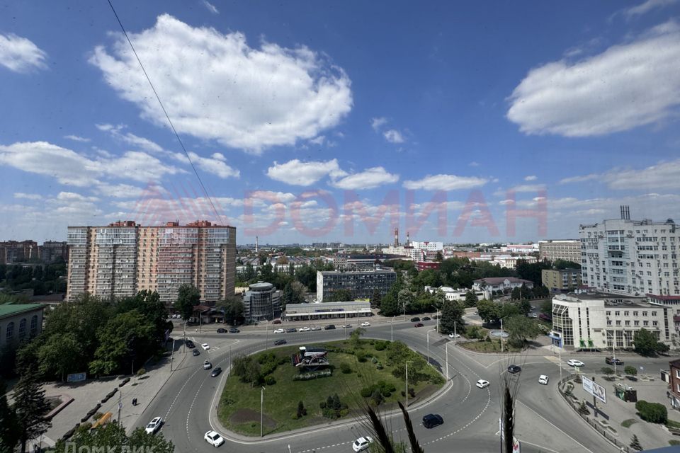 Продаётся 3-комнатная квартира, 121 м²