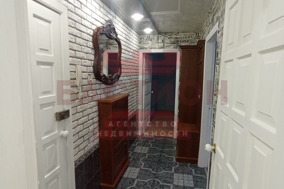 Продаётся 4-комнатная квартира, 64 м²