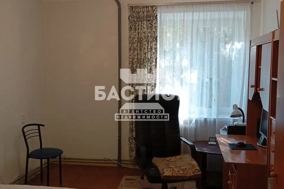 Продаётся 4-комнатная квартира, 85 м²