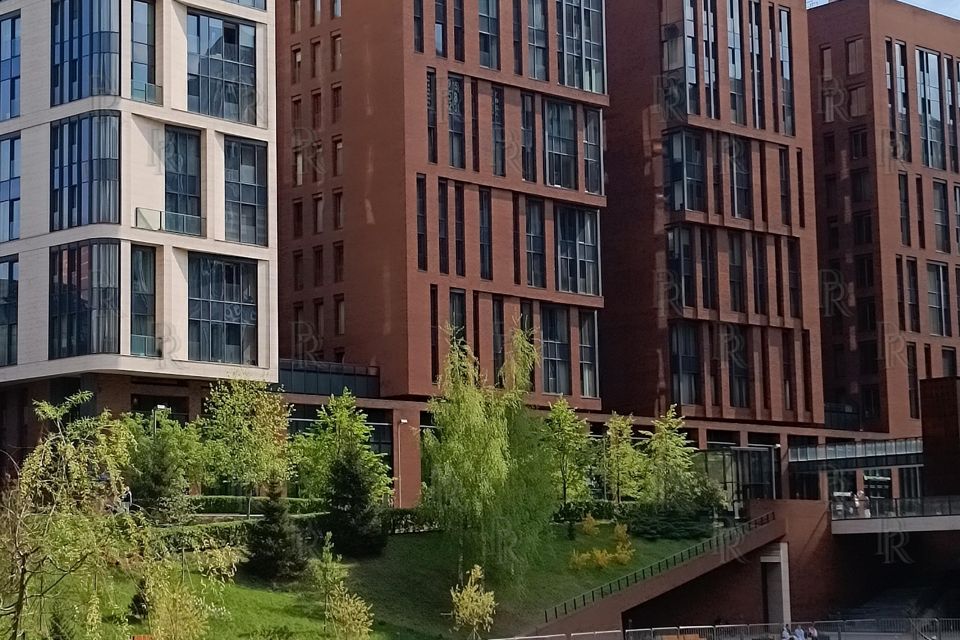 Продаётся 3-комнатная квартира, 112 м²