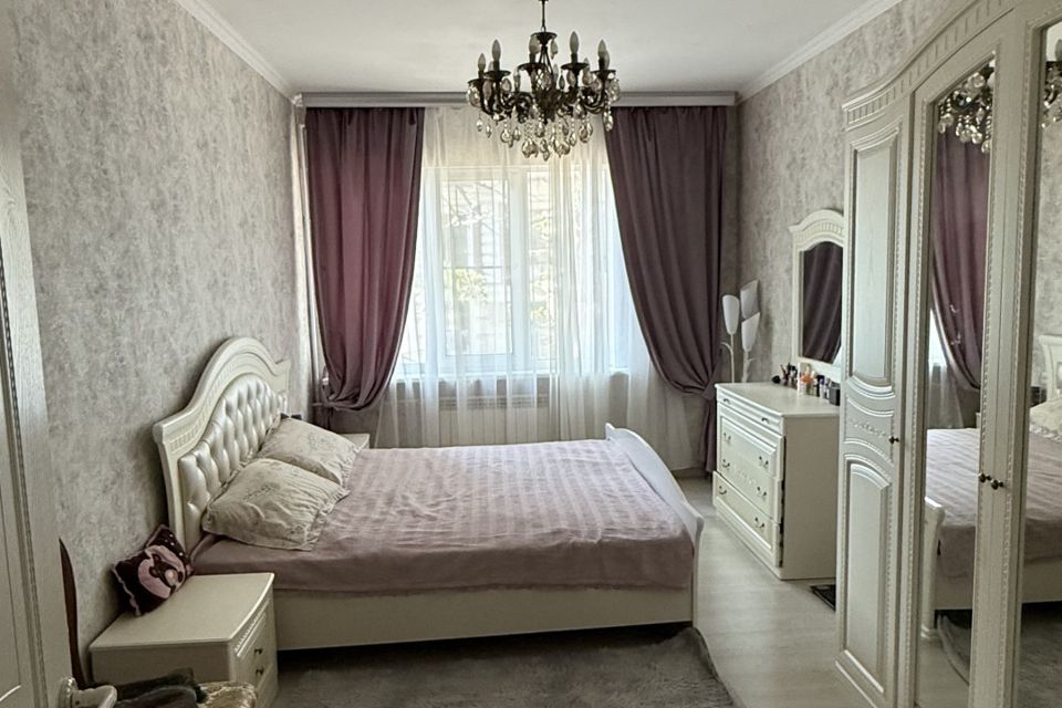 Продаётся 4-комнатная квартира, 90 м²