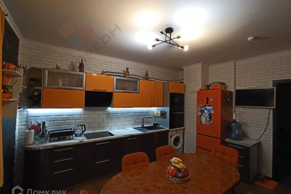 Продаётся 2-комнатная квартира, 65.7 м²