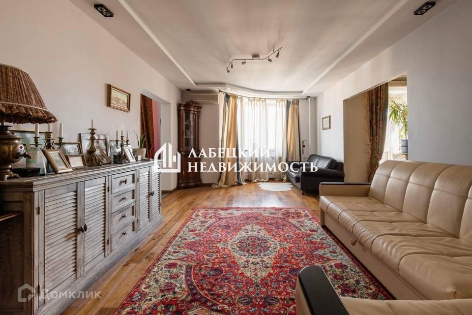 Продаётся 3-комнатная квартира, 92.7 м²