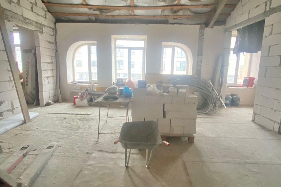 Продаётся 3-комнатная квартира, 112 м²