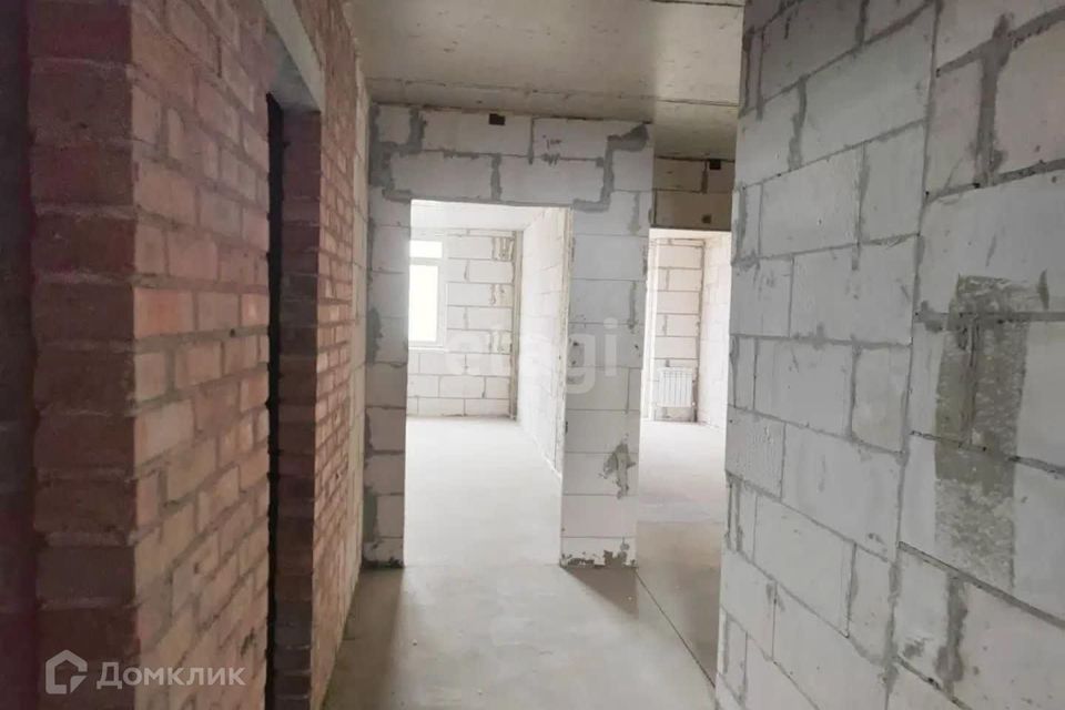 Продаётся 3-комнатная квартира, 104 м²