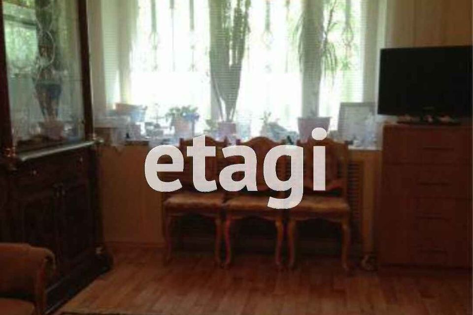 Продаётся 4-комнатная квартира, 62 м²