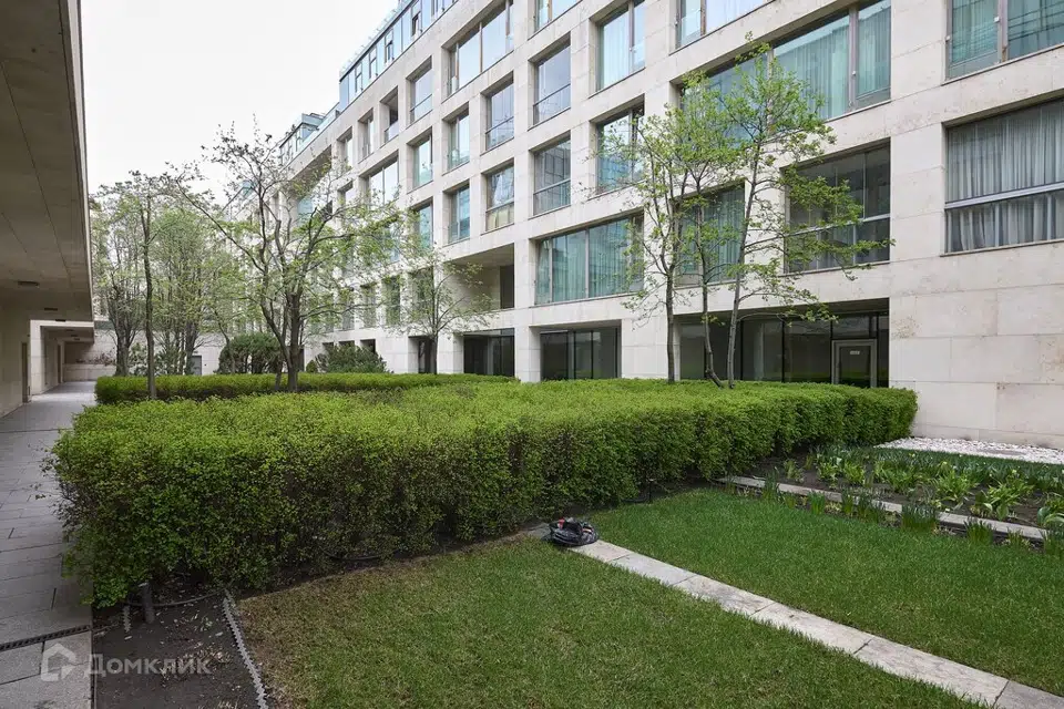 Продаётся 3-комнатная квартира, 197 м²