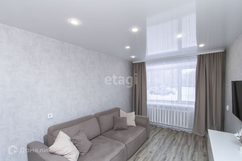 Продаётся 3-комнатная квартира, 48.9 м²