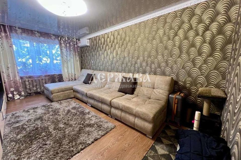 Продаётся 4-комнатная квартира, 81.5 м²